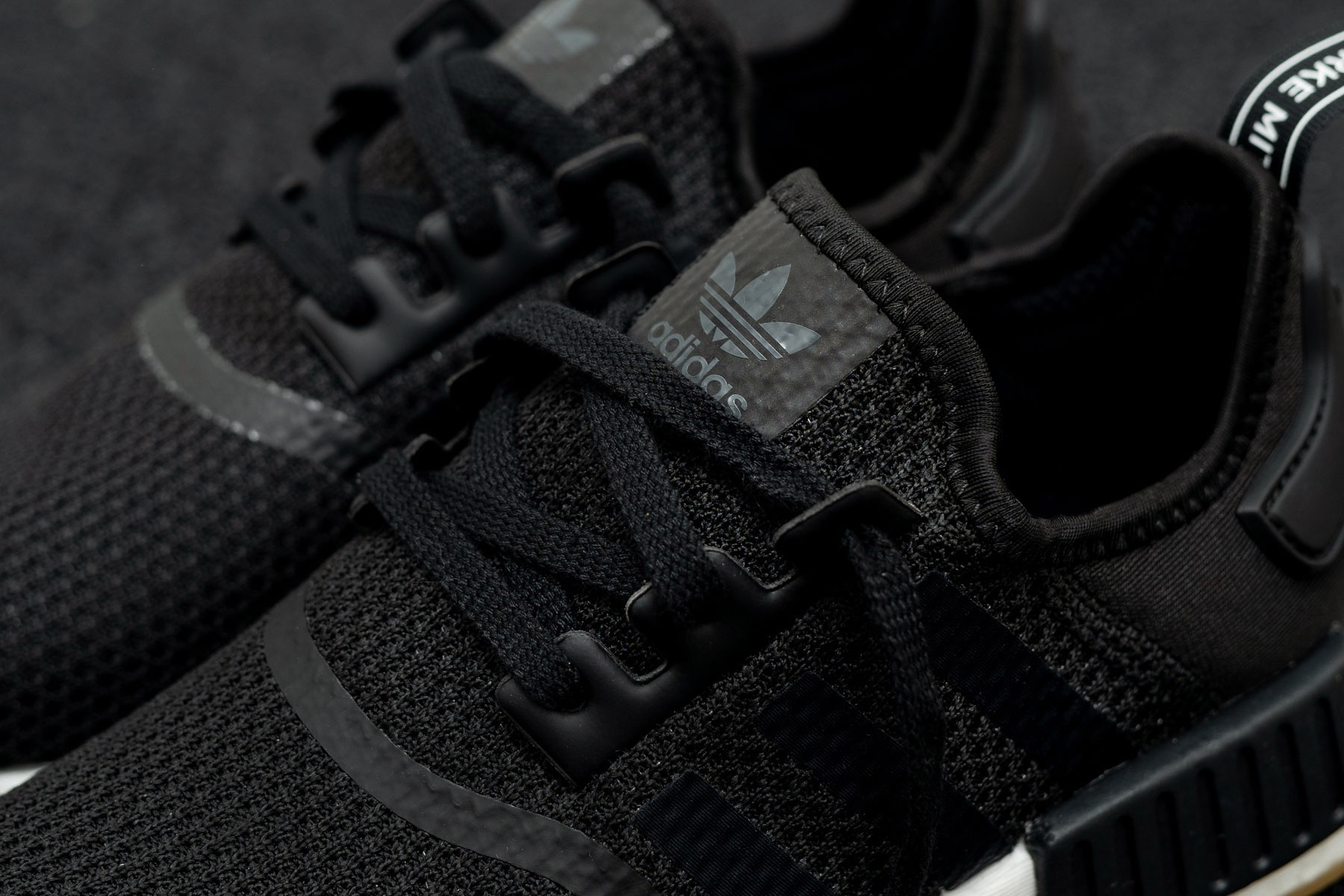 adidas originals nmd_r1 b42200
