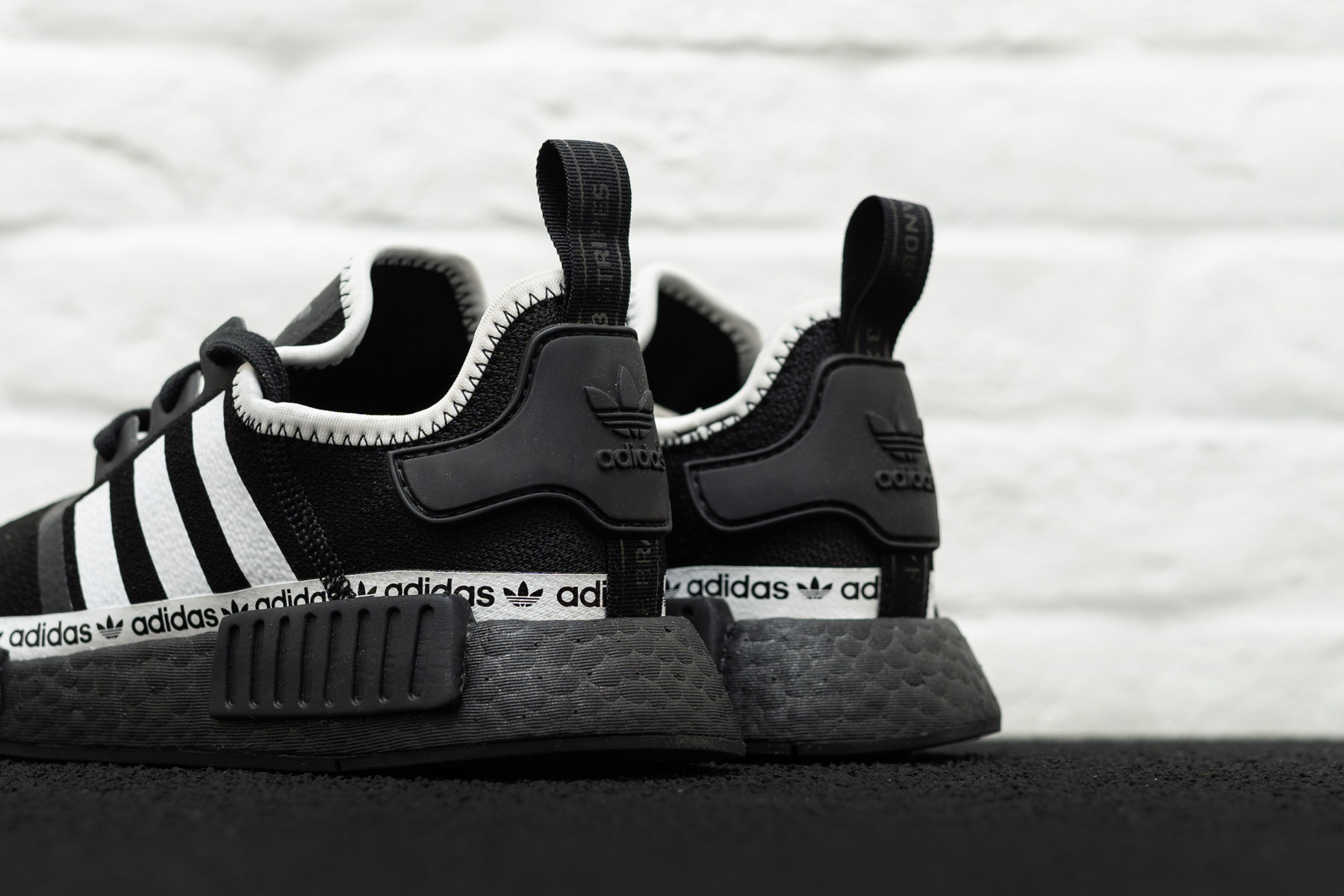 nmd_r1 fv8729 black