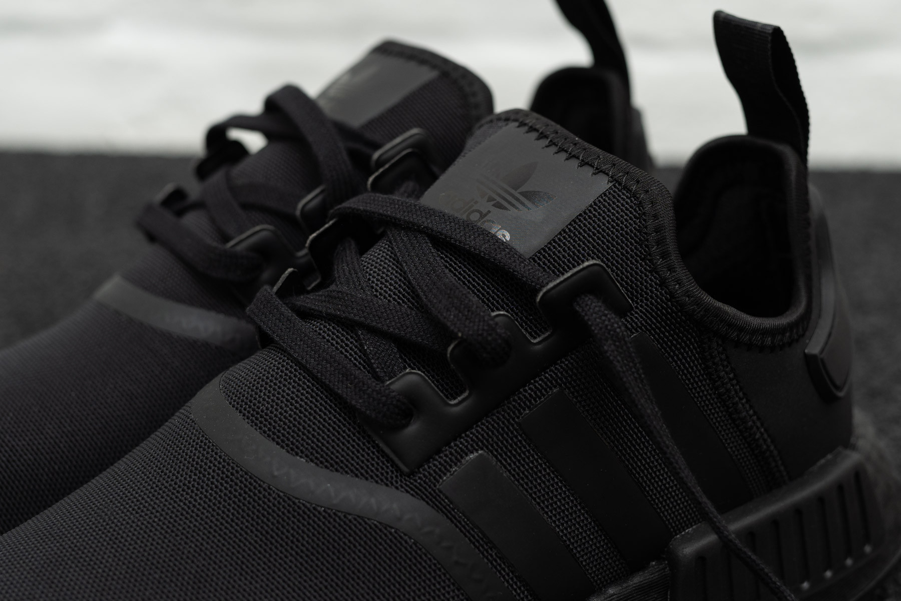 adidas nmd r1 fv9015