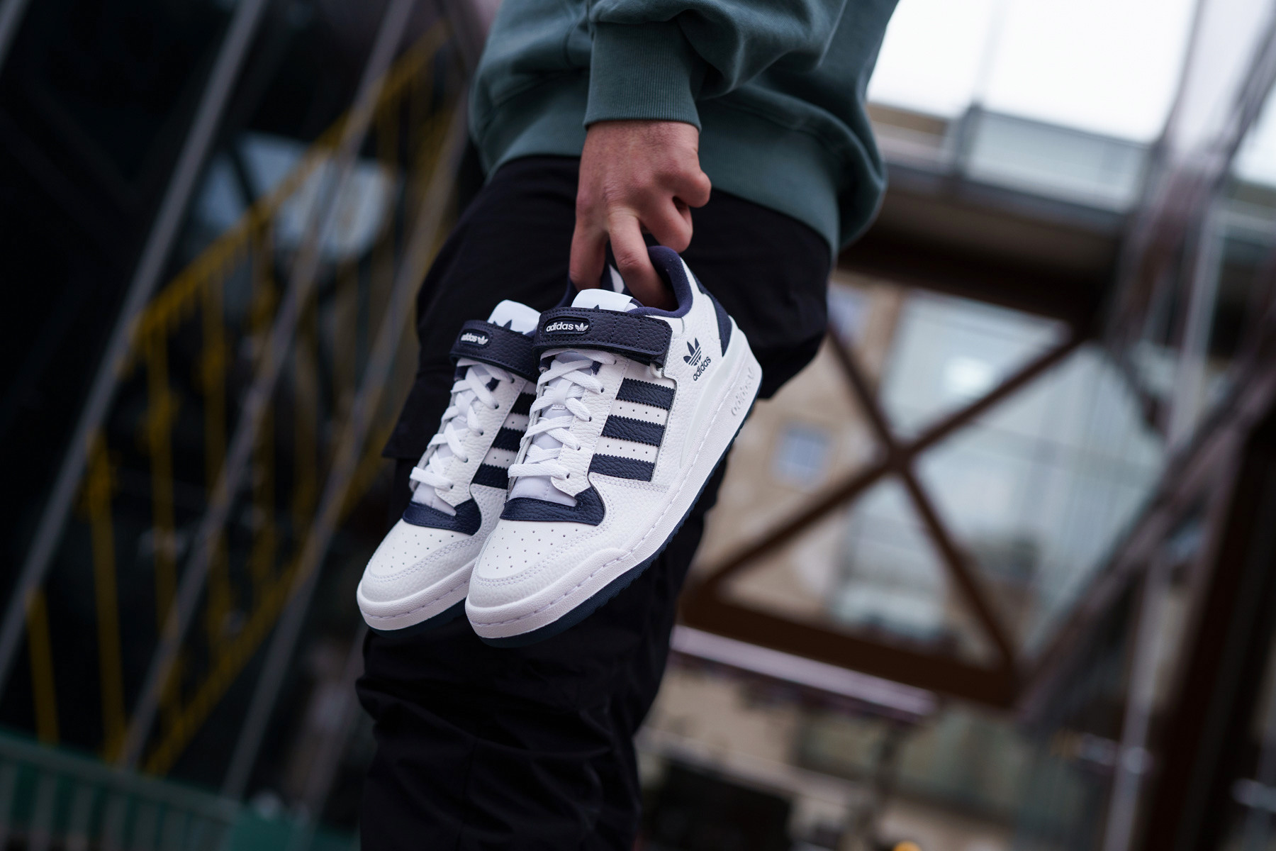 Adidas Forum Low White/Navy | SKILLS - Sneaker.no - Sneaker.no