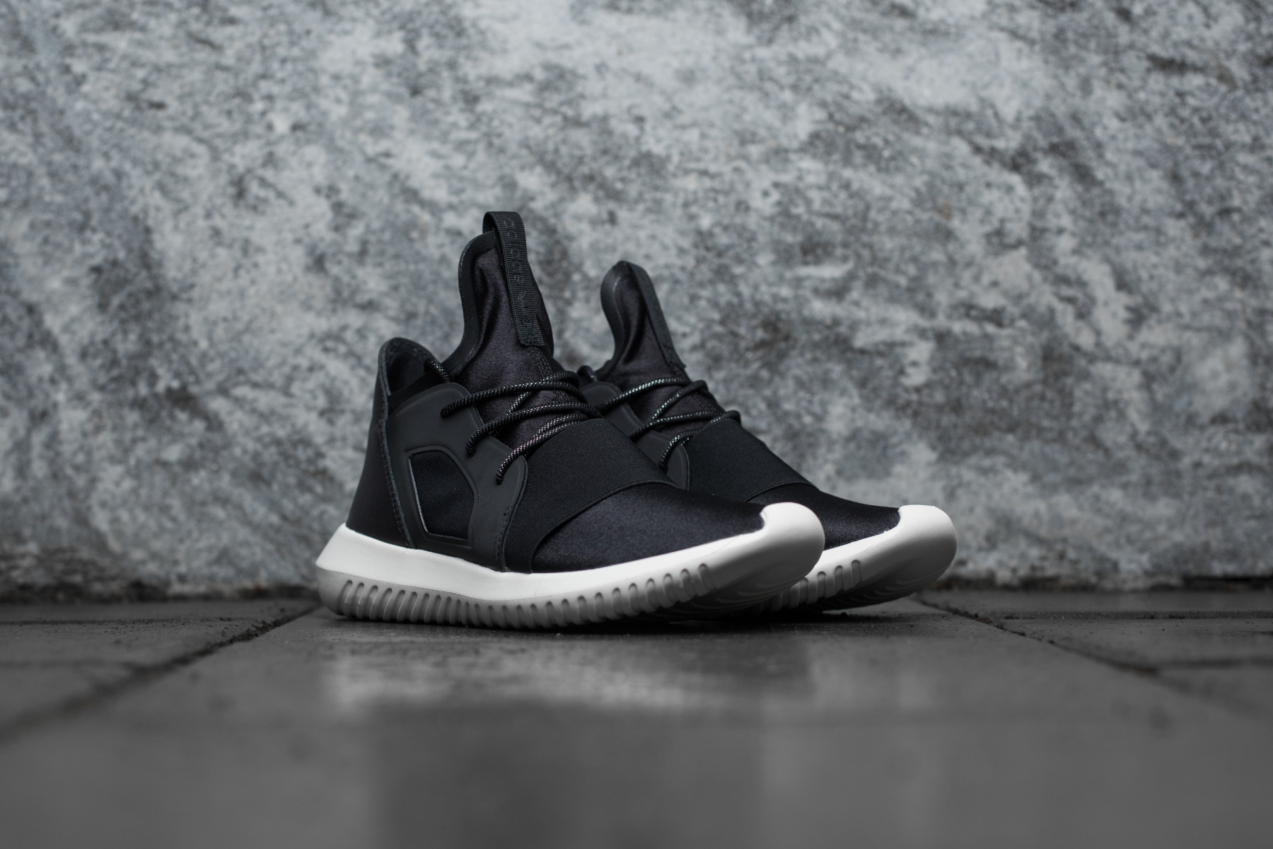 adidas tubular defiant w