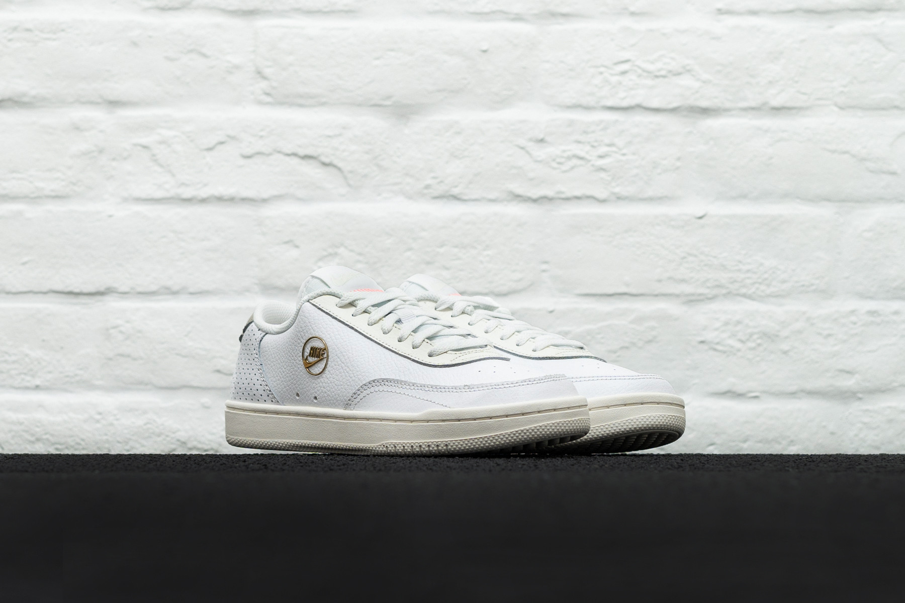 court vintage adidas