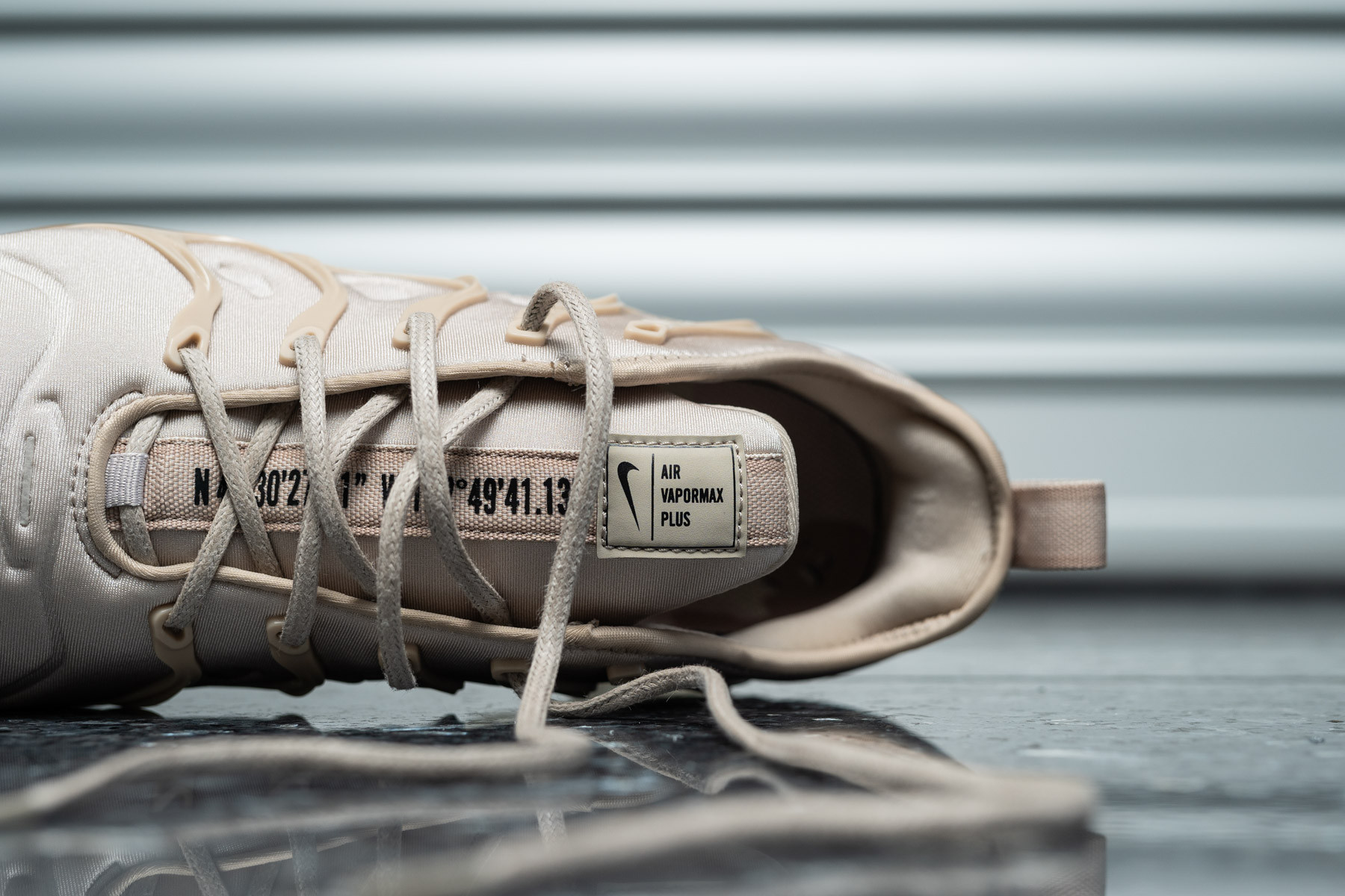 nike vapormax plus string desert