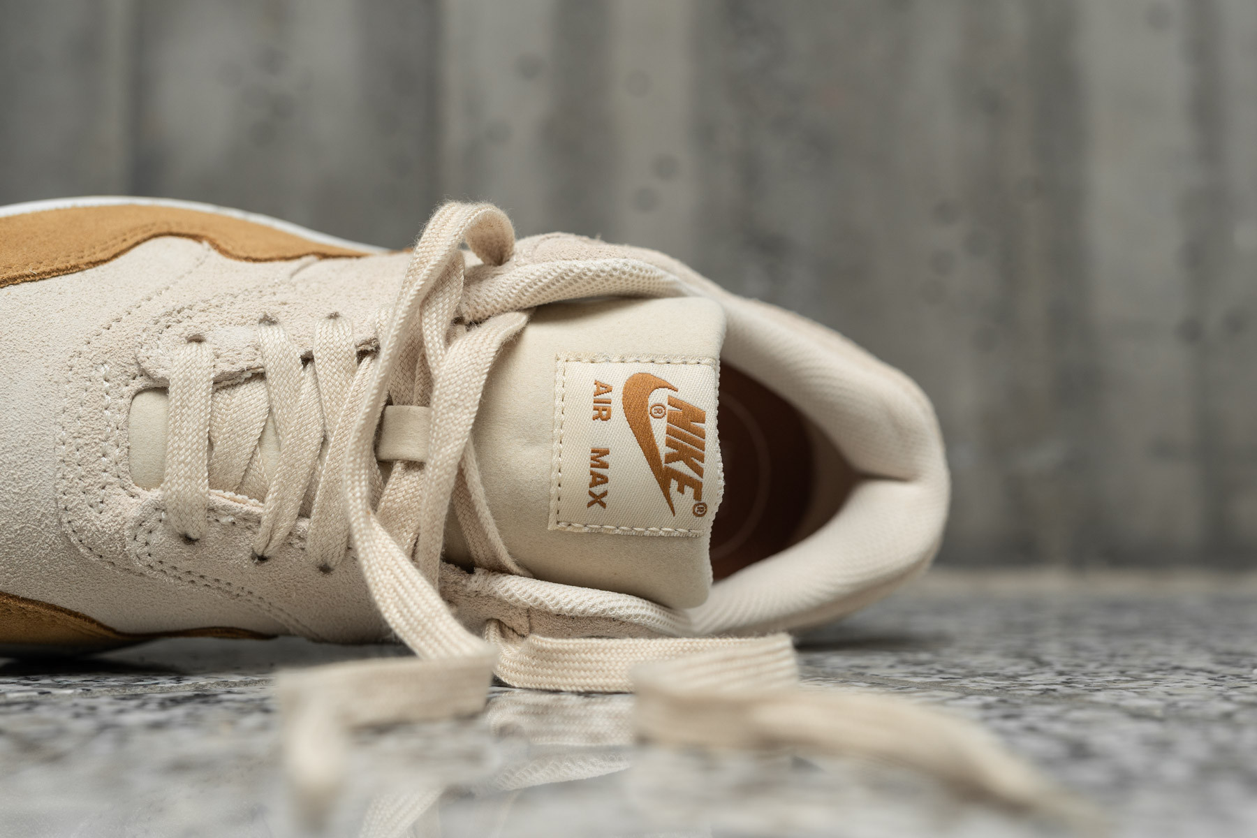 nike air max 1 beach metallic gold