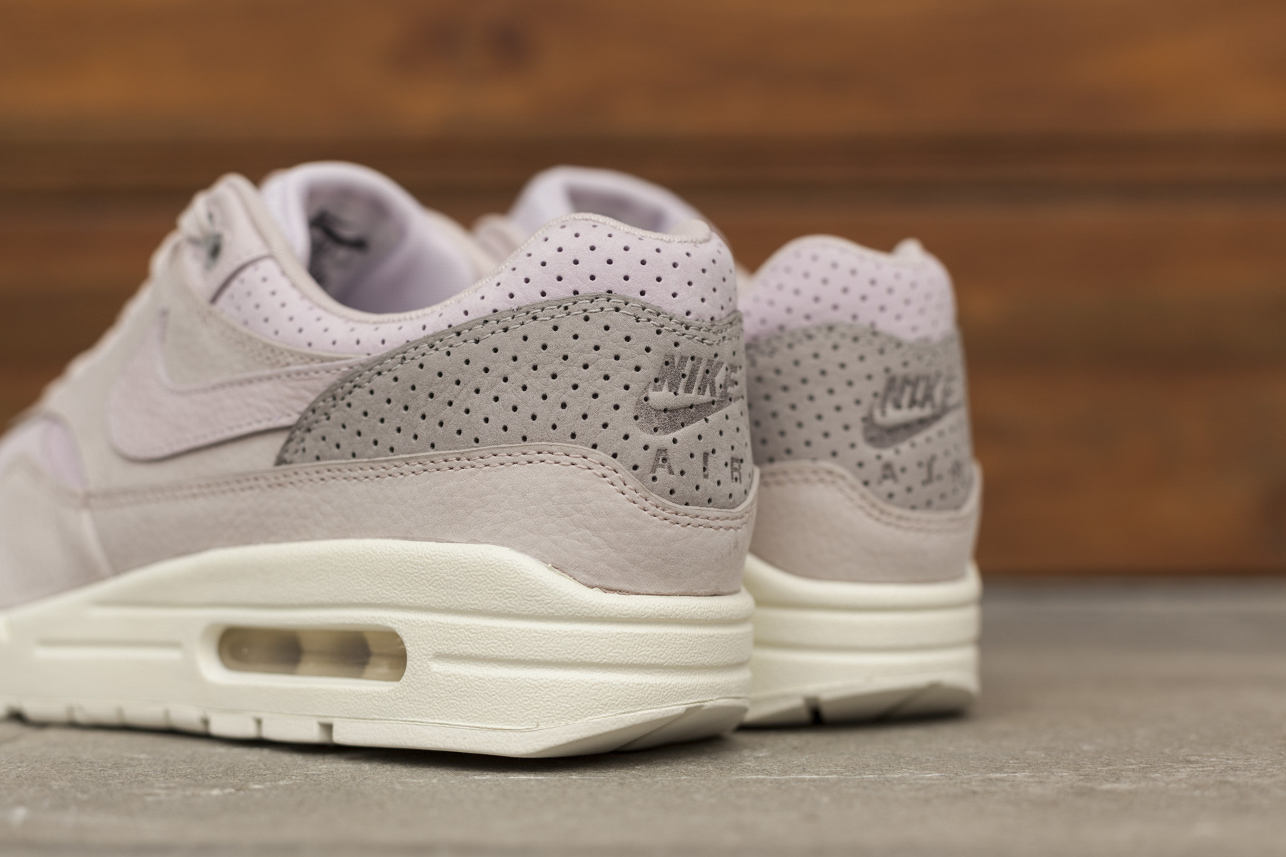 blush nike air force 1