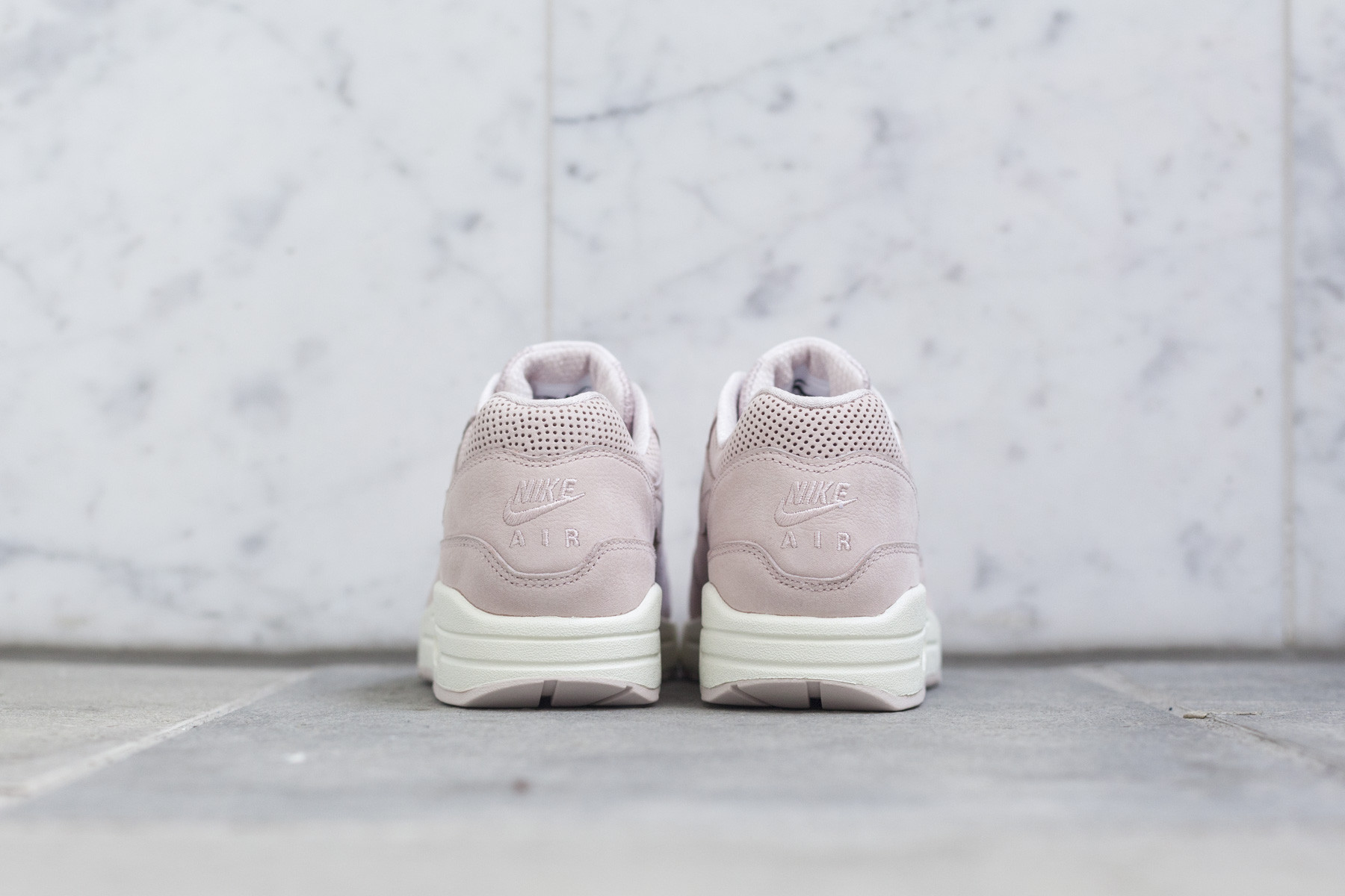 air max 1 pinnacle silt red