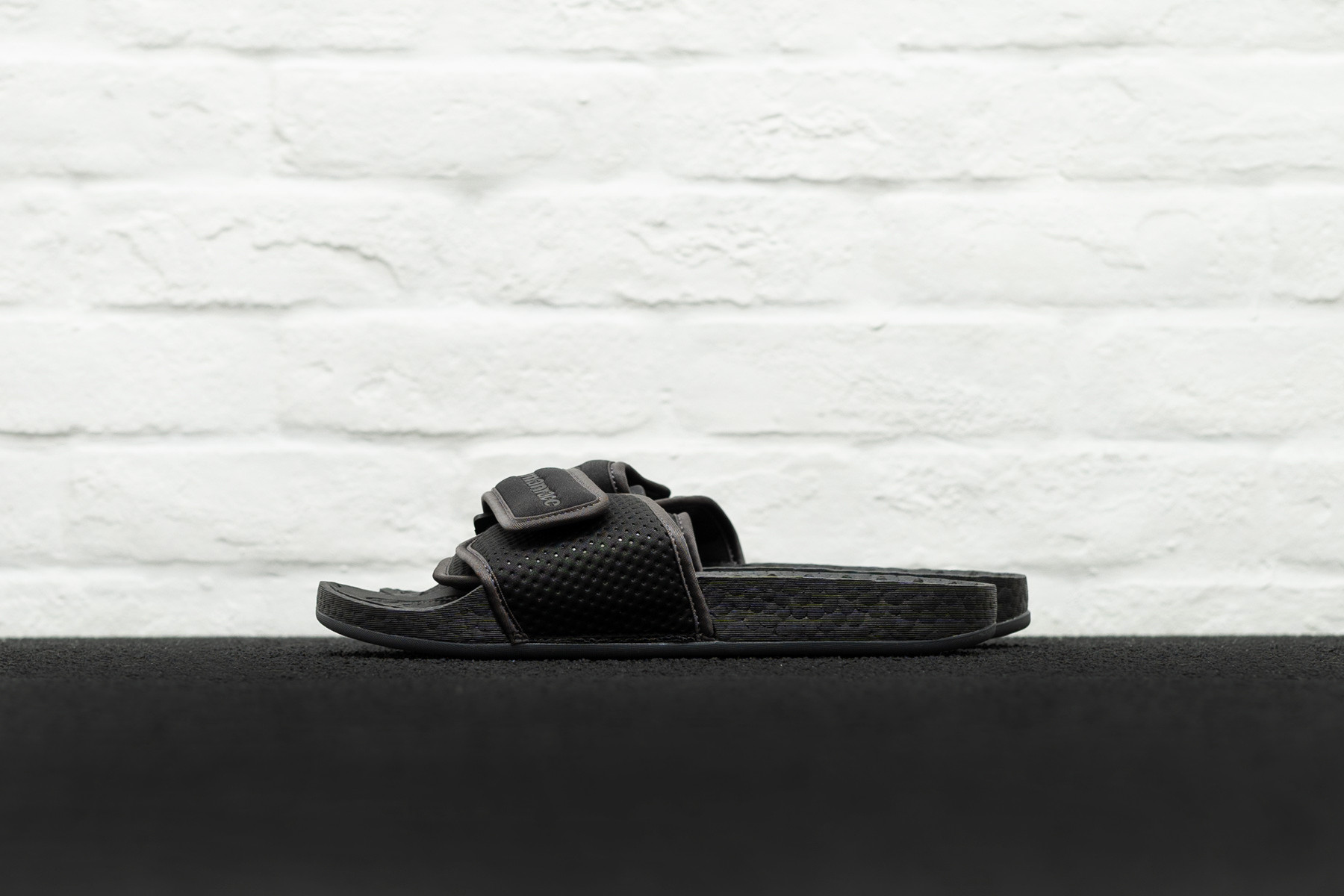 W Adidas Chancletas HU