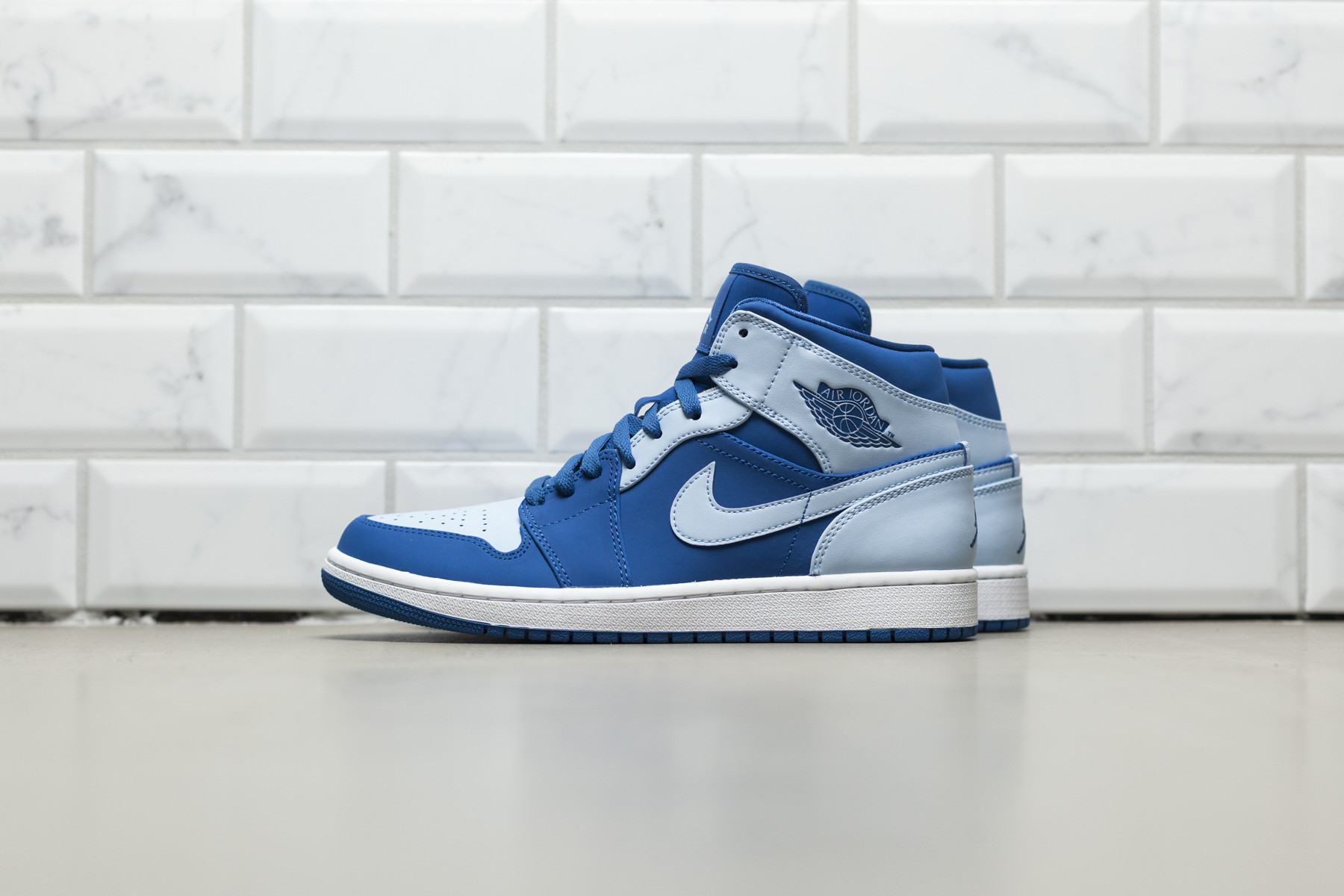 Air Jordan 1 MID