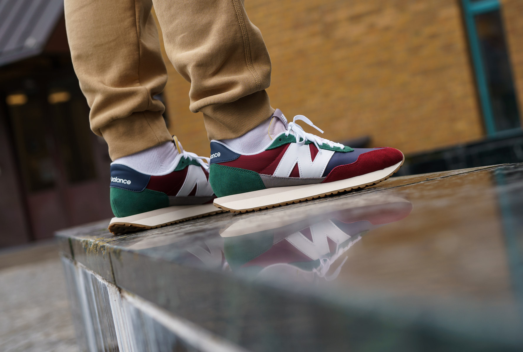 New Balance 237