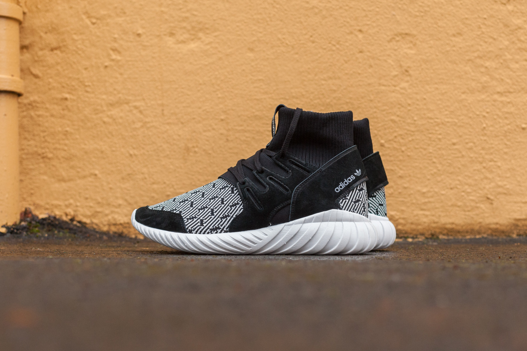 mens adidas tubular doom