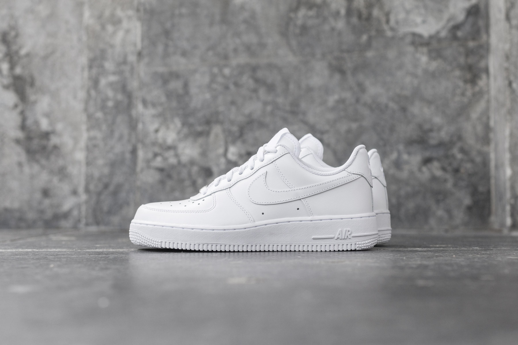 W Nike Air Force 1`07