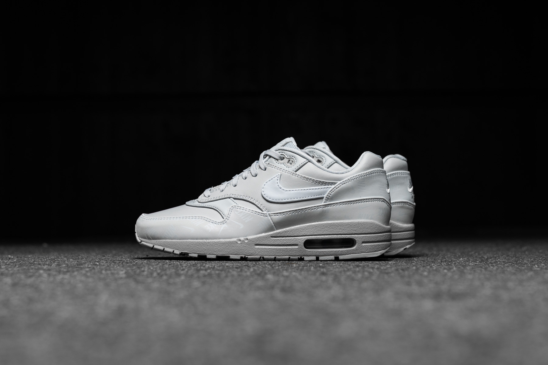 nike air max 1 lx pure platinum