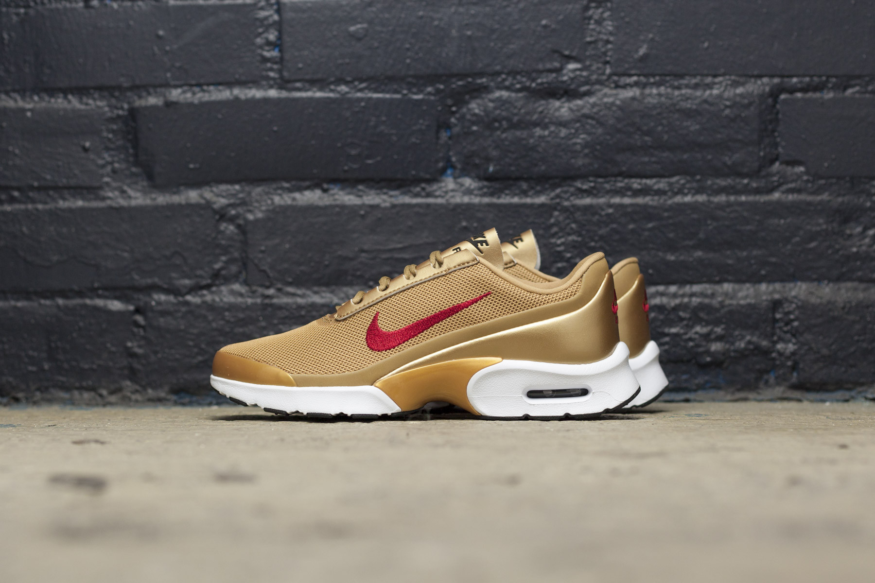 Wmns Nike Max Jewell QS 