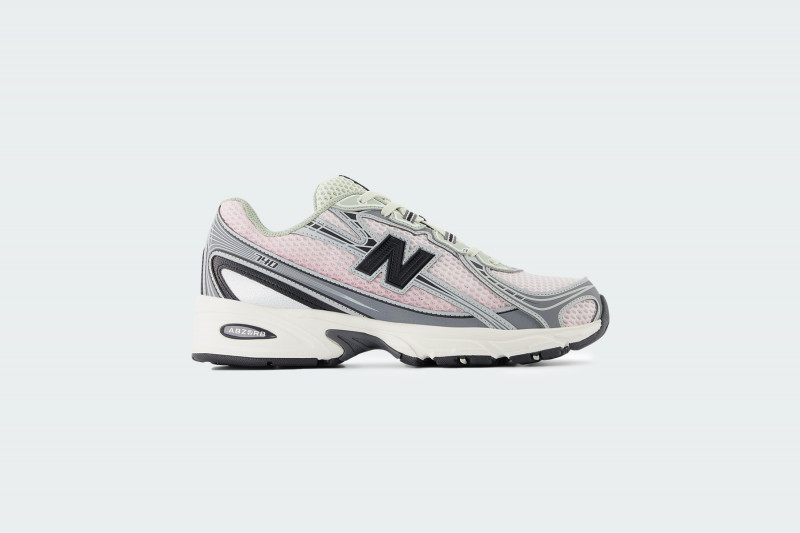 W NEW BALANCE 740