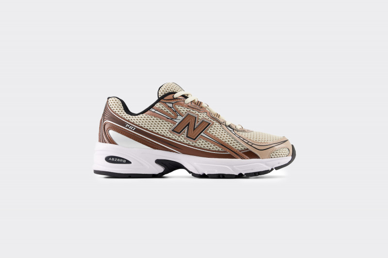 W NEW BALANCE 740
