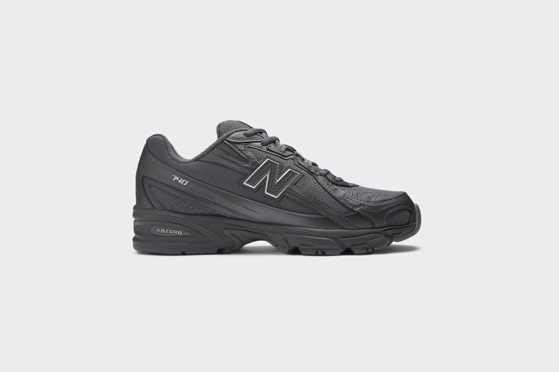 NEW BALANCE 740